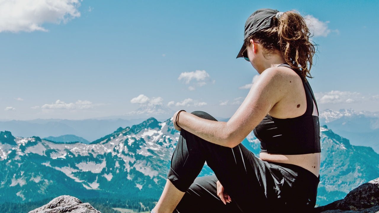 What to Wear Hiking in Summer? 10 Best Hiking Outfits For Women - MYSILVERWIND What to Wear Hiking in Summer? 10 Best Hiking Outfits For Women - MYSILVERWIND