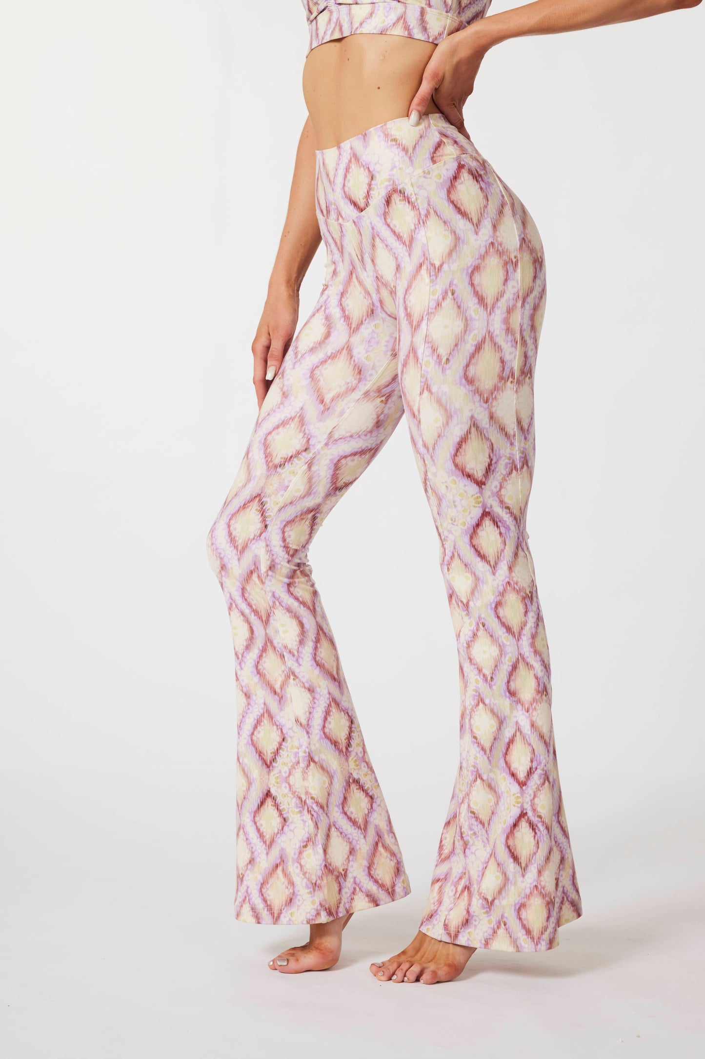Exotic High-waisted Flare Leggings