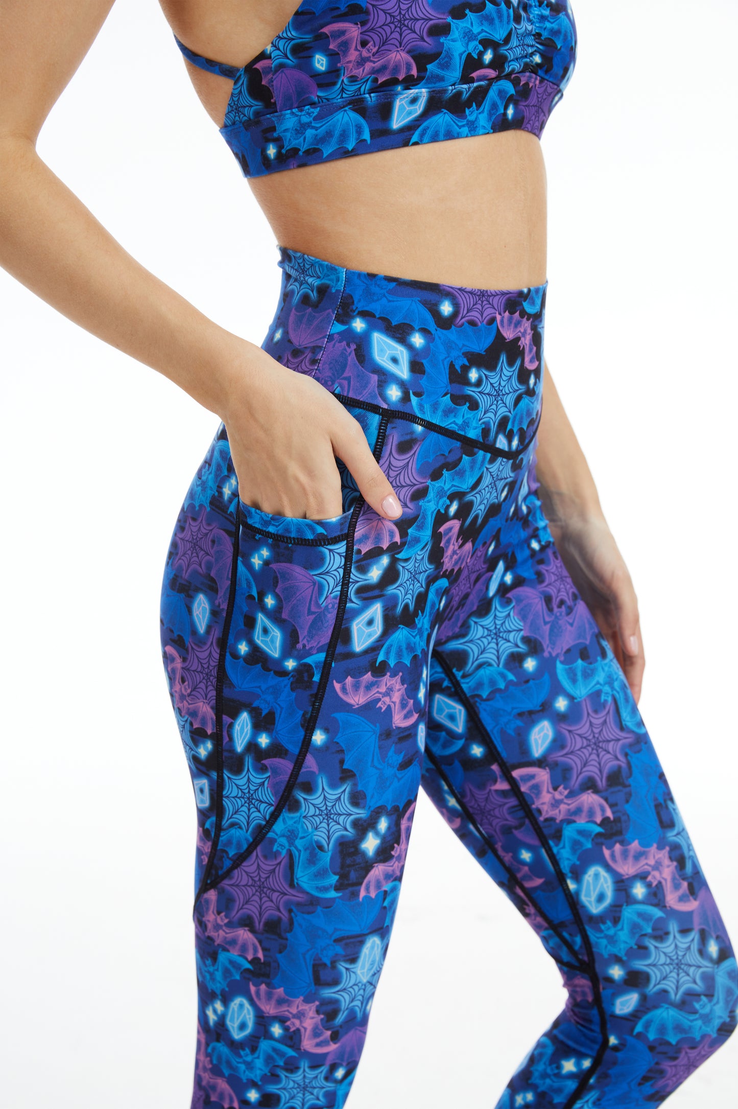 Batwing Dreams High-waisted Leggings SILVERWIND