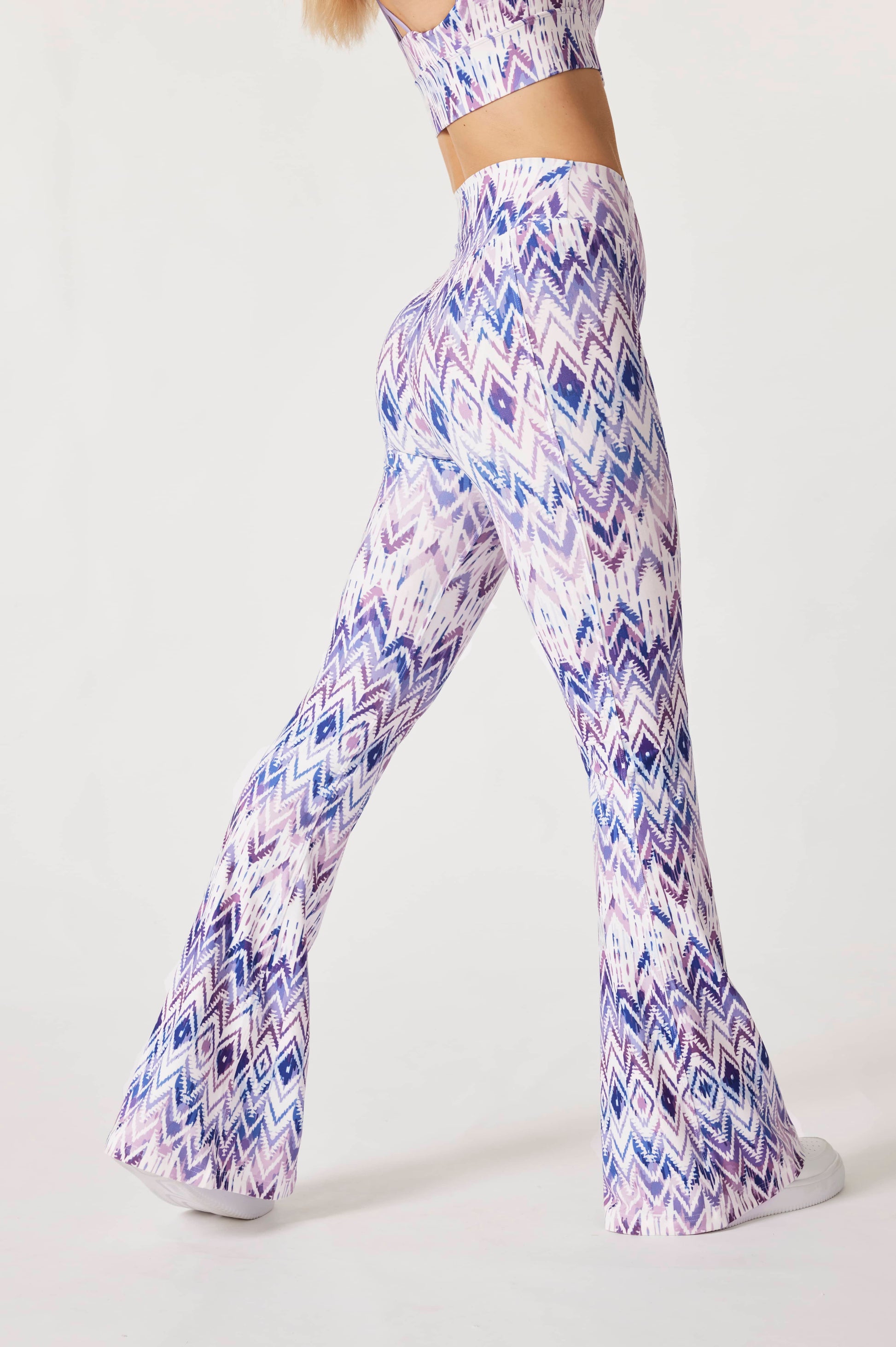 Bella High-waisted Flare Leggings - Lavender pattern