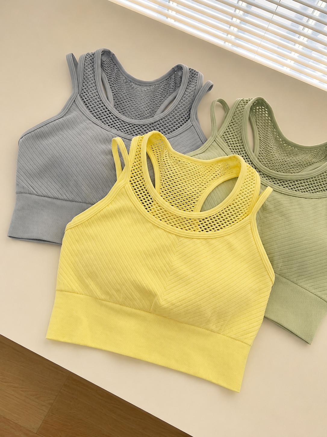 Seamless Padded Sports Bra with Breathable Mesh Detail SILVERWIND
