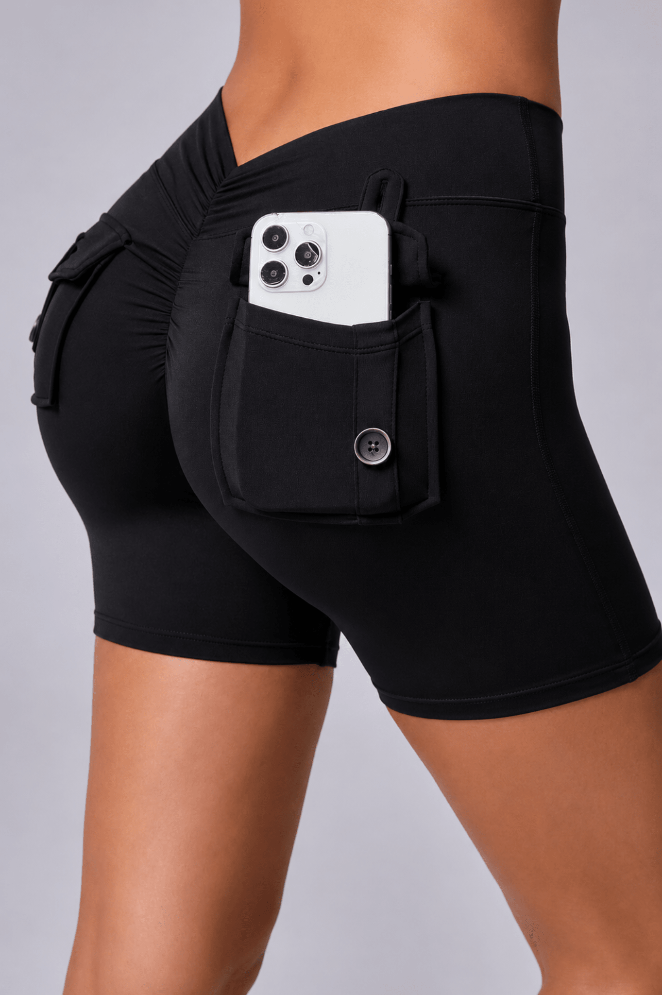 Elevate V - Back Scrunch Shorts With Pocket - Black - MYSILVERWIND