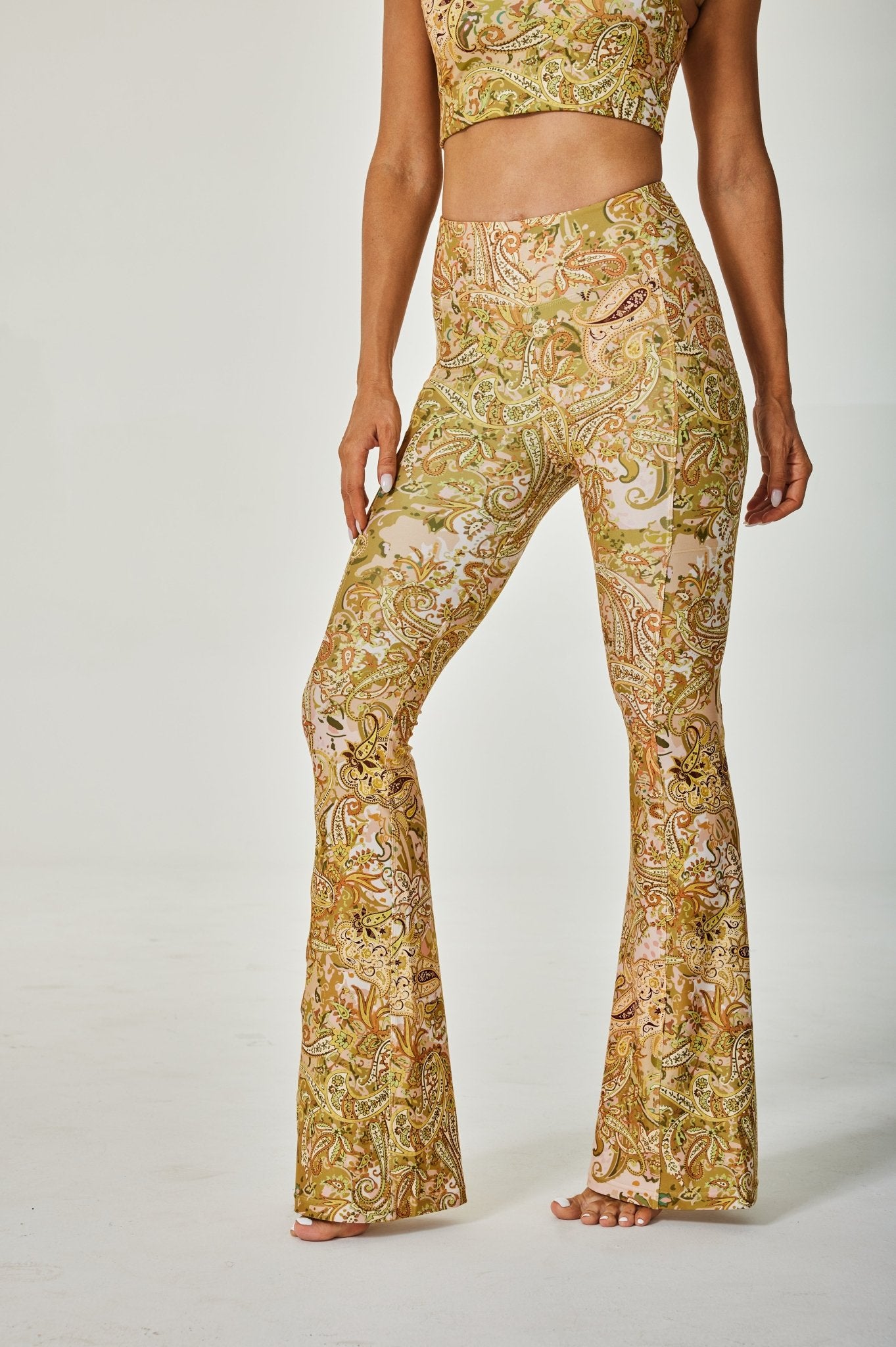 Golden Paisleys High - waisted Flare Leggings - MYSILVERWIND