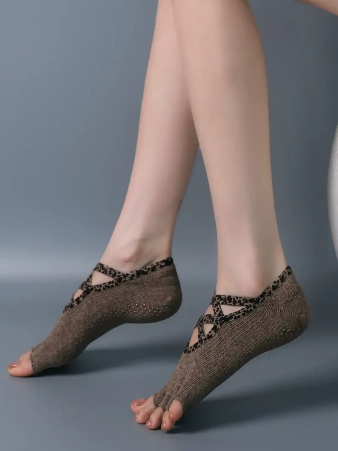 Roséwild™ Retro Wild Rose Leopard Grip Five-Toe Pilates Socks - MYSILVERWIND